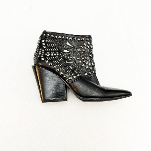 Vince Camuto Creed Leather Pointy Toe Western Embellished Bootie Size 7.5 - Picture 1 of 8